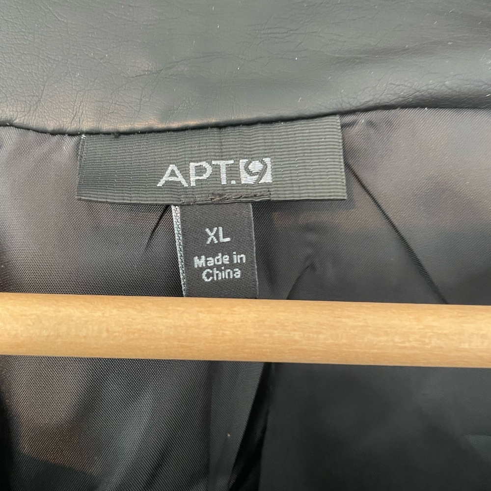 Black Jacket - Picture 3 of 4